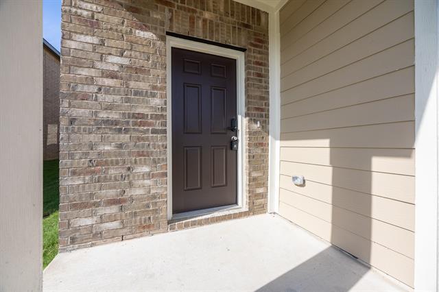 Building Photo - 5953 Sahara Dr