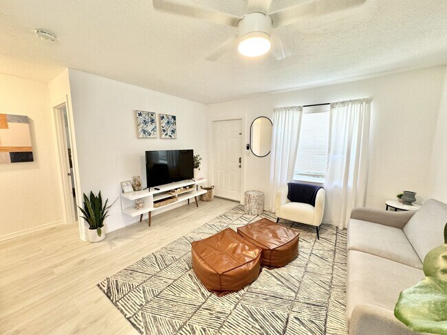 Foto del edificio - Paul Phadungchai (4093 Springs Ln)