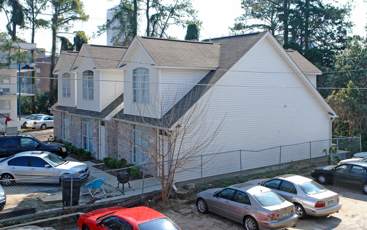 Building Photo - 425-427 W College Ave
