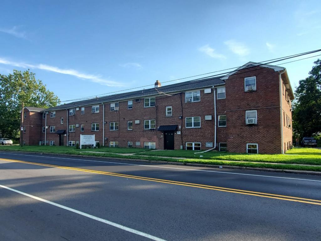 Primary Photo - 1300 Green Ln.