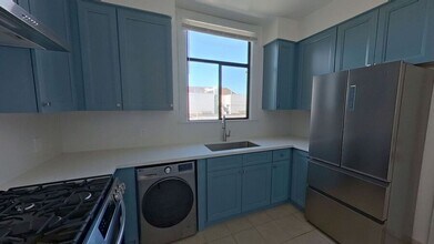 Building Photo - 305 23rd Ave