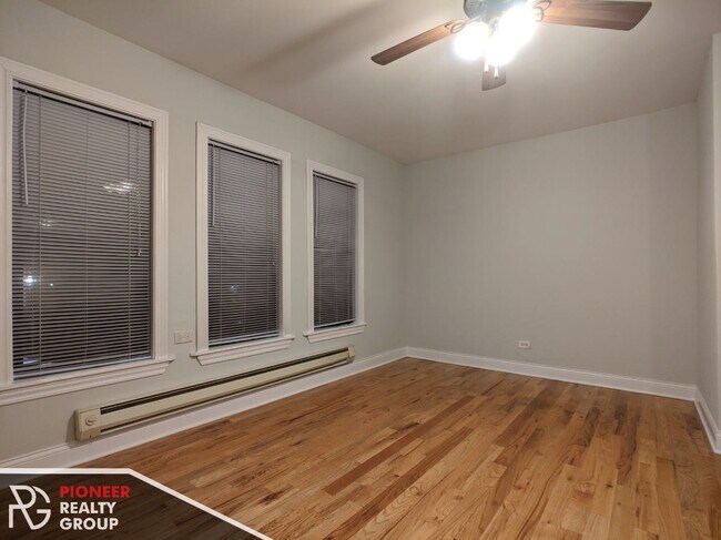 Foto del edificio - 813 W Cornelia Ave