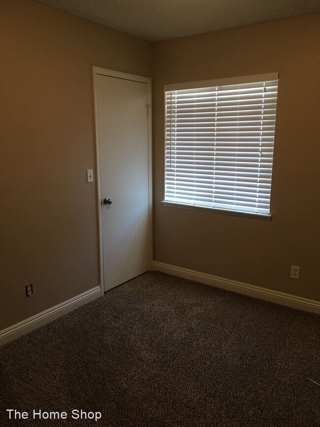 Building Photo - 4 br, 2 bath House - 3636 Longfellow St.