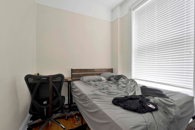 Foto del edificio - 2522 N Burling St