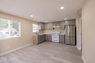Building Photo - 2345 Bryson Pl