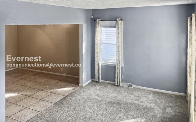 Building Photo - 2 Bed/1 Bath Home with Off-Street Parking / Pet-Friendly / Vouchers Accepted / Available Now!