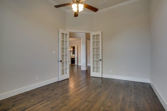 Foto del edificio - 1312 Bluebell Ave