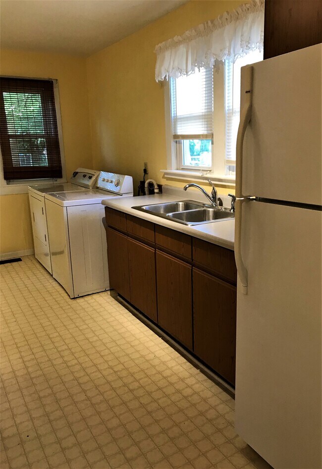 Cocina - 714 W Carroll St