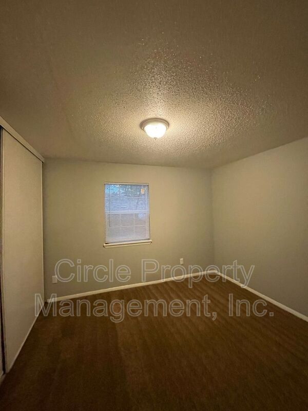 Building Photo - 4111 Hunters Ridge Dr SW