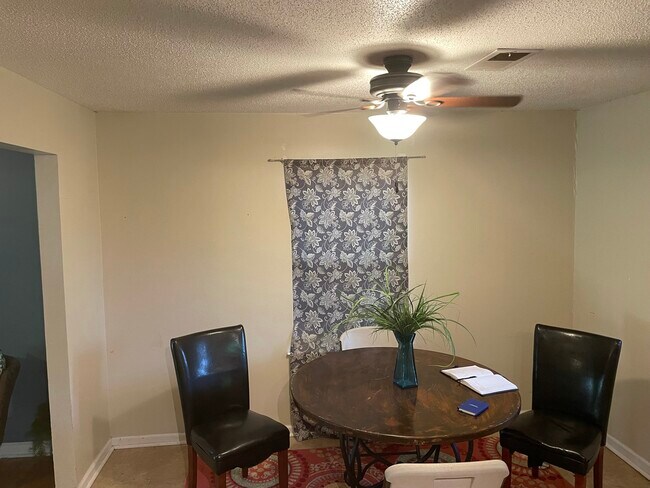 Foto del edificio - 1107 N Redding St