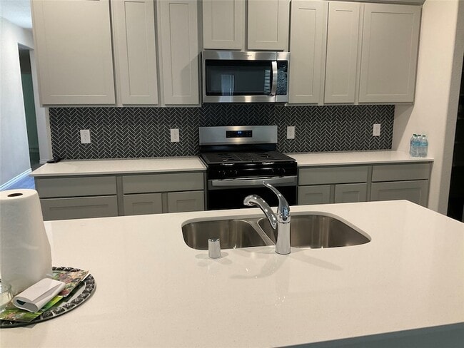 Building Photo - 6021 Tudor Pl