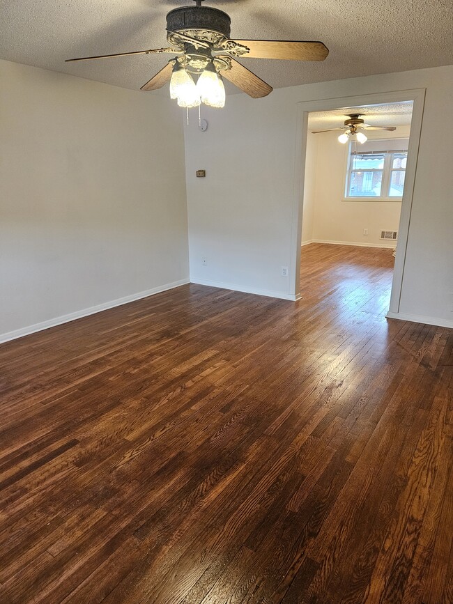 Building Photo - 7837 Kavanagh Rd