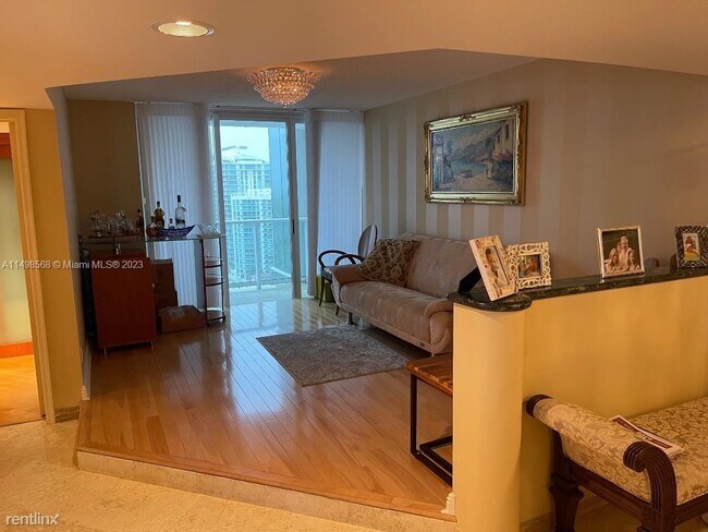 Building Photo - 2 br, 2 bath Condo - 16445 Collins Ave Apt...
