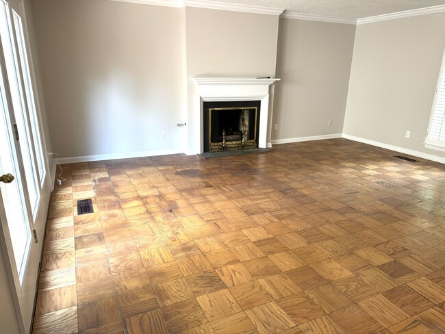 Sala de estar - 505 Felder Ave