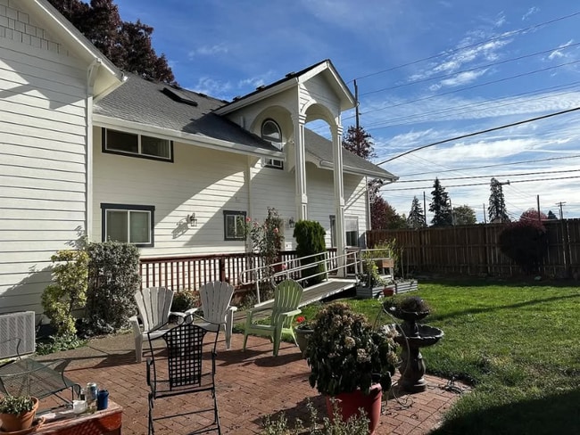 Building Photo - 3289 3rd St