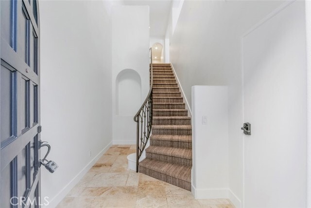 Building Photo - 14 Talmont