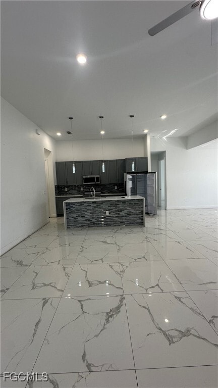 Foto del edificio - 3217 64th St W