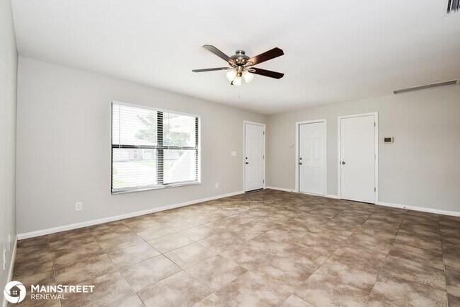 Building Photo - 619 S E 27TH TER, CAPE CORAL, FL 33990