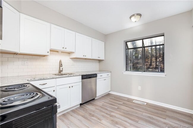 Building Photo - 266 Conestoga Way