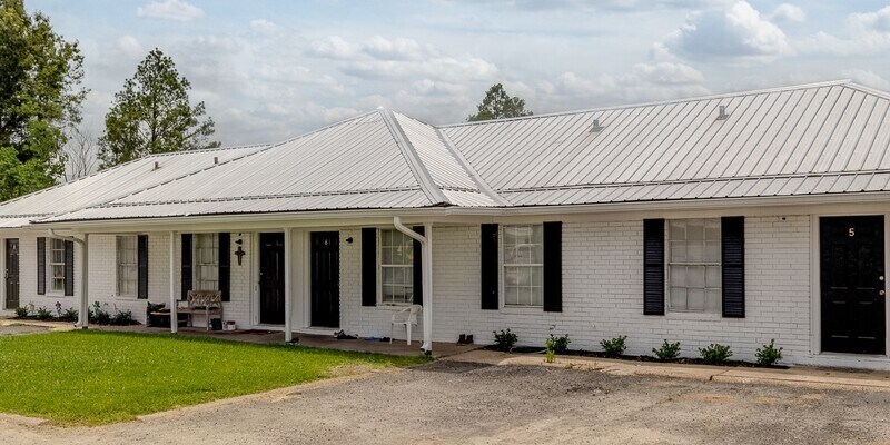 Primary Photo - Savoy apartments