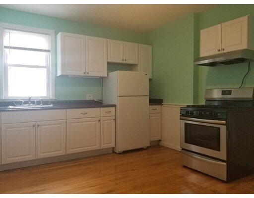 Primary Photo - 55 Fiske St