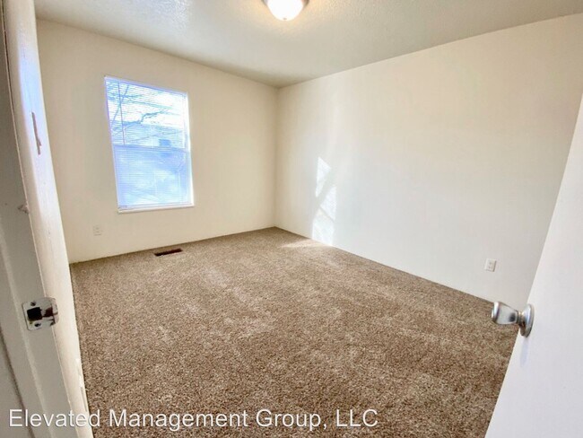 Foto del edificio - 2306 Chelwood Park Blvd NE