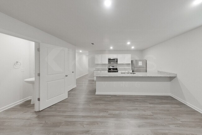 Building Photo - 330 Ironwood Ct