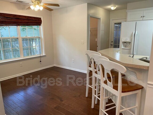 Building Photo - 5280 Pleasant Pointe Dr