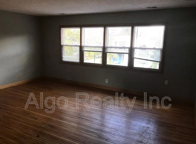 Building Photo - 2419 Plymouth Ave N