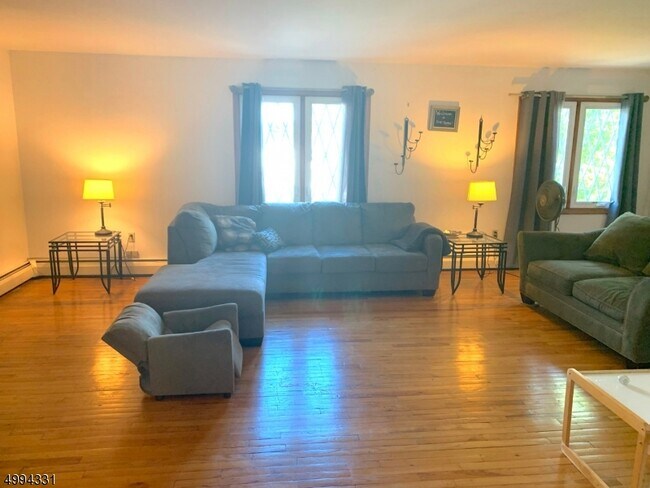 Foto del edificio - 13 Oak Terrace