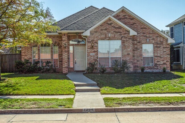 Foto del edificio - COMING SOON! BEAUTIFUL 3 Bedroom Home located in Allen, TX with parking for RV in Backyard!