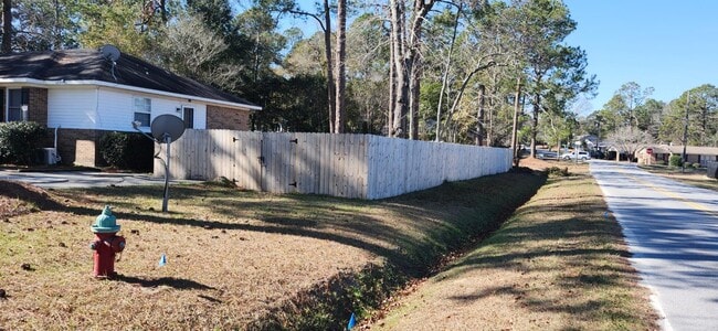 Building Photo - 104 Rogers Ct