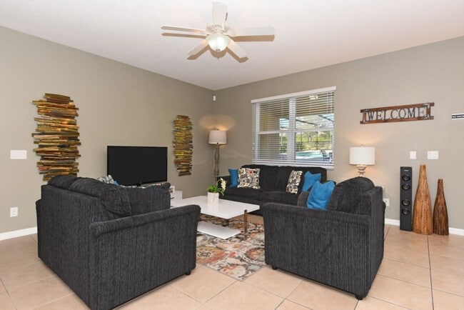 Building Photo - 4376 Acorn Ct