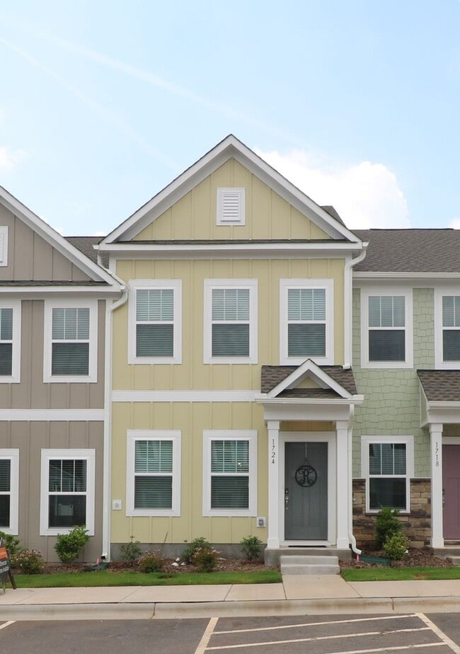 Building Photo - 1724 Granby Hts Dr