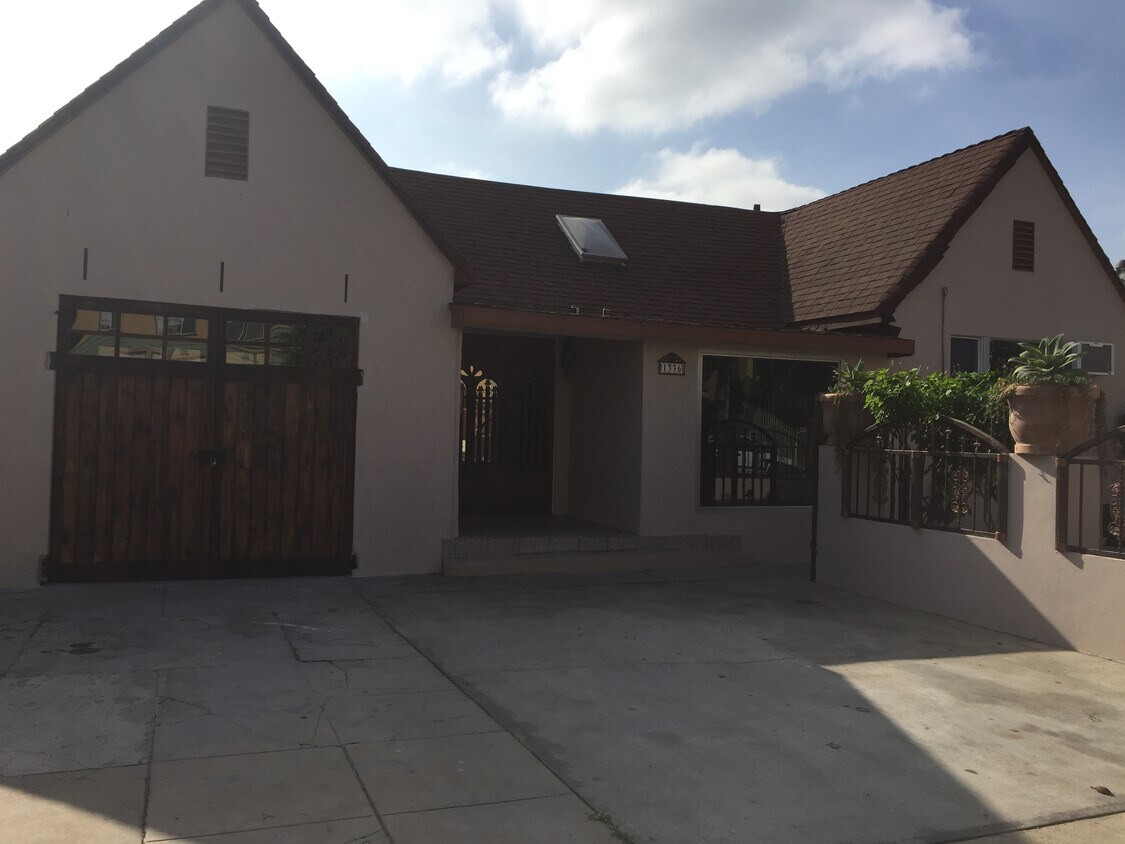 Foto principal - 1336 S Mansfield Ave