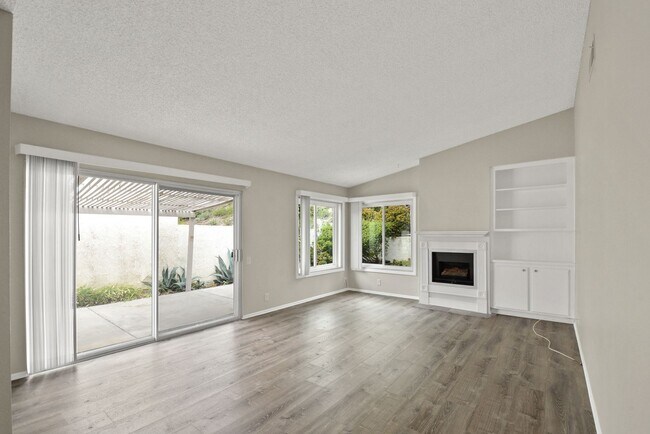 Foto del edificio - Beautiful Single-Level Detached Home in Villa Pacifica For Lease