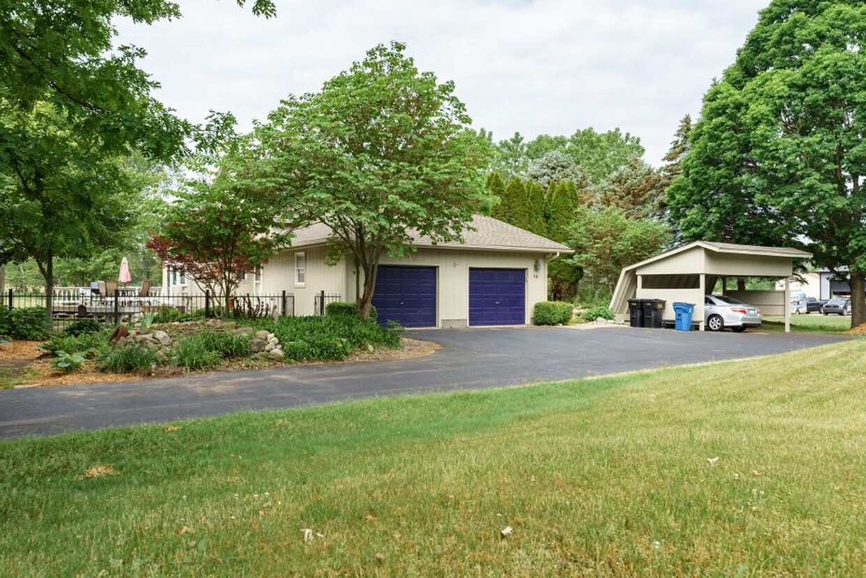 Primary Photo - Spacious Duplex in Plainwell