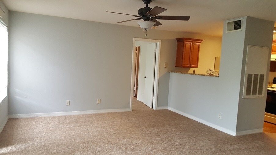 Primary Photo - 4700 Walden Cir