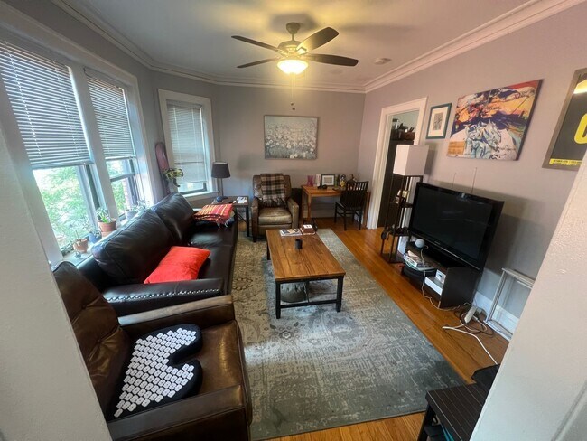 Foto del edificio - 2842 W Fletcher St