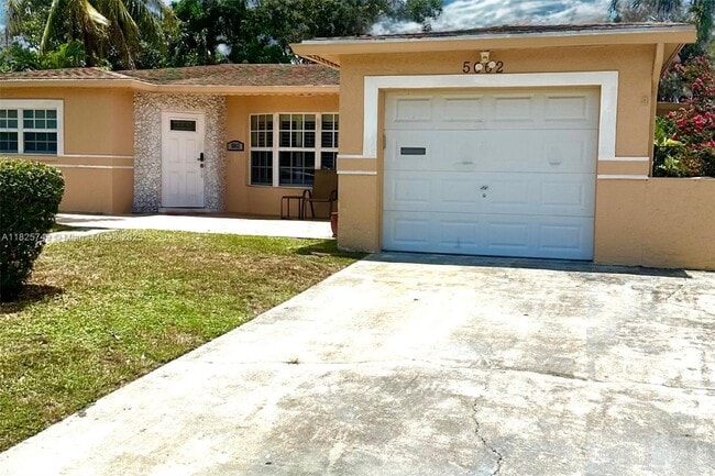 Building Photo - 5062 NW 41st Pl