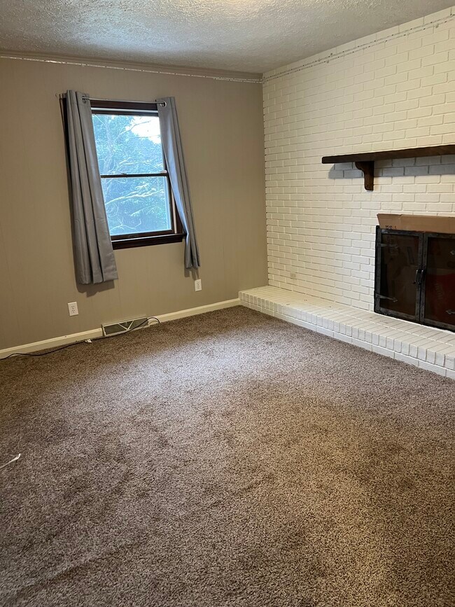 Foto del edificio - 105 Country Meadow Ln