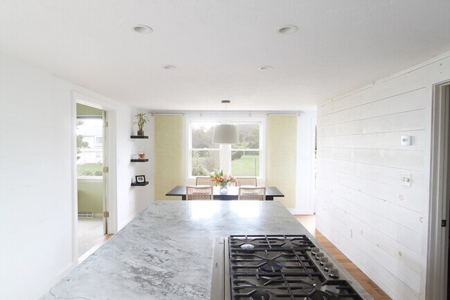 Foto del edificio - 33 Hilltop Ave