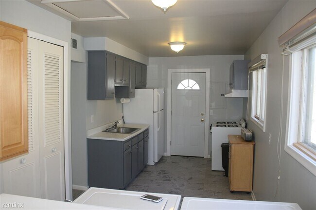 Building Photo - 871 Inglewood Ave