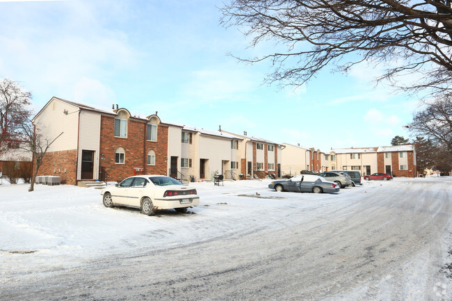 Building Photo - Huntley Townhome Villas