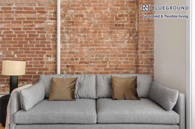 Foto del edificio - 515 W 47th St