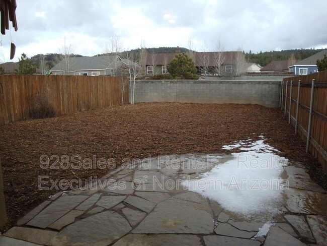 Building Photo - 9107 W Arden Ln