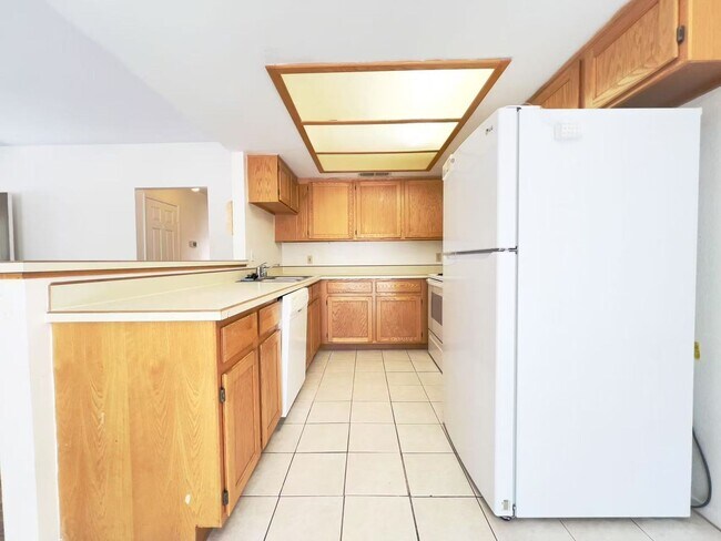 Building Photo - 1855 Plum Ct