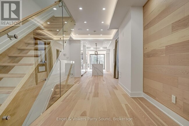 Building Photo - 230 Willow Ave