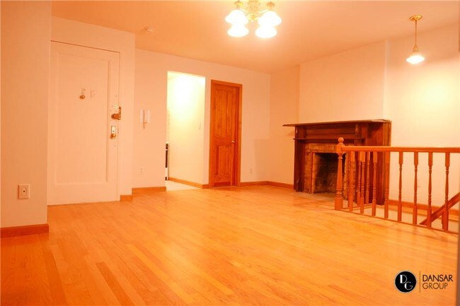 Building Photo - 329 W 84th St