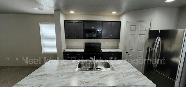 Building Photo - 8314 E Mourtan St